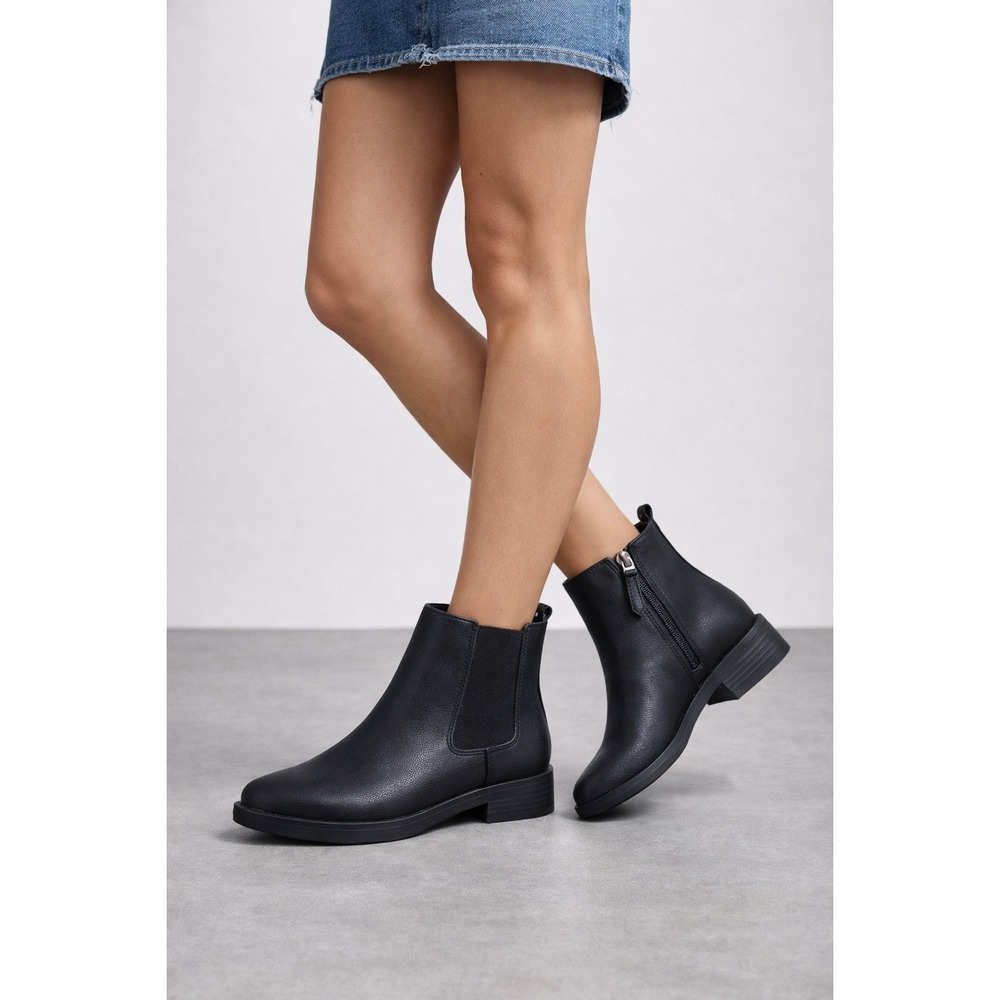 Aerosoles Black Faux‎ Leather Chelsea Boots Side Zip Block Heel Square Toe 7